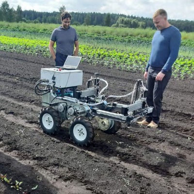 Nezāļu robota sākotnējais prototips demonstrēts z/s Atvases